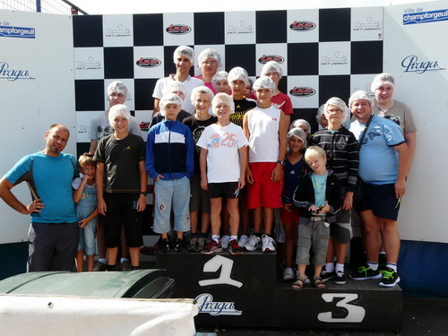 Le groupe au karting<br> (Cliquer sur la photo pour agrandir)