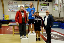 podium V2M a