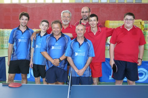 Les equipes de CHAGNY TT et de l'ASA VAUZELLES